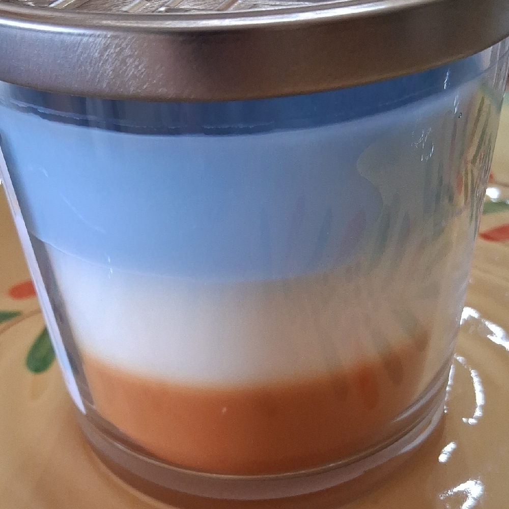 Tuscany Ocean View Scented Jar Candle - Blue & White. NWT. Delicious Scent!! - Picture 9 of 9